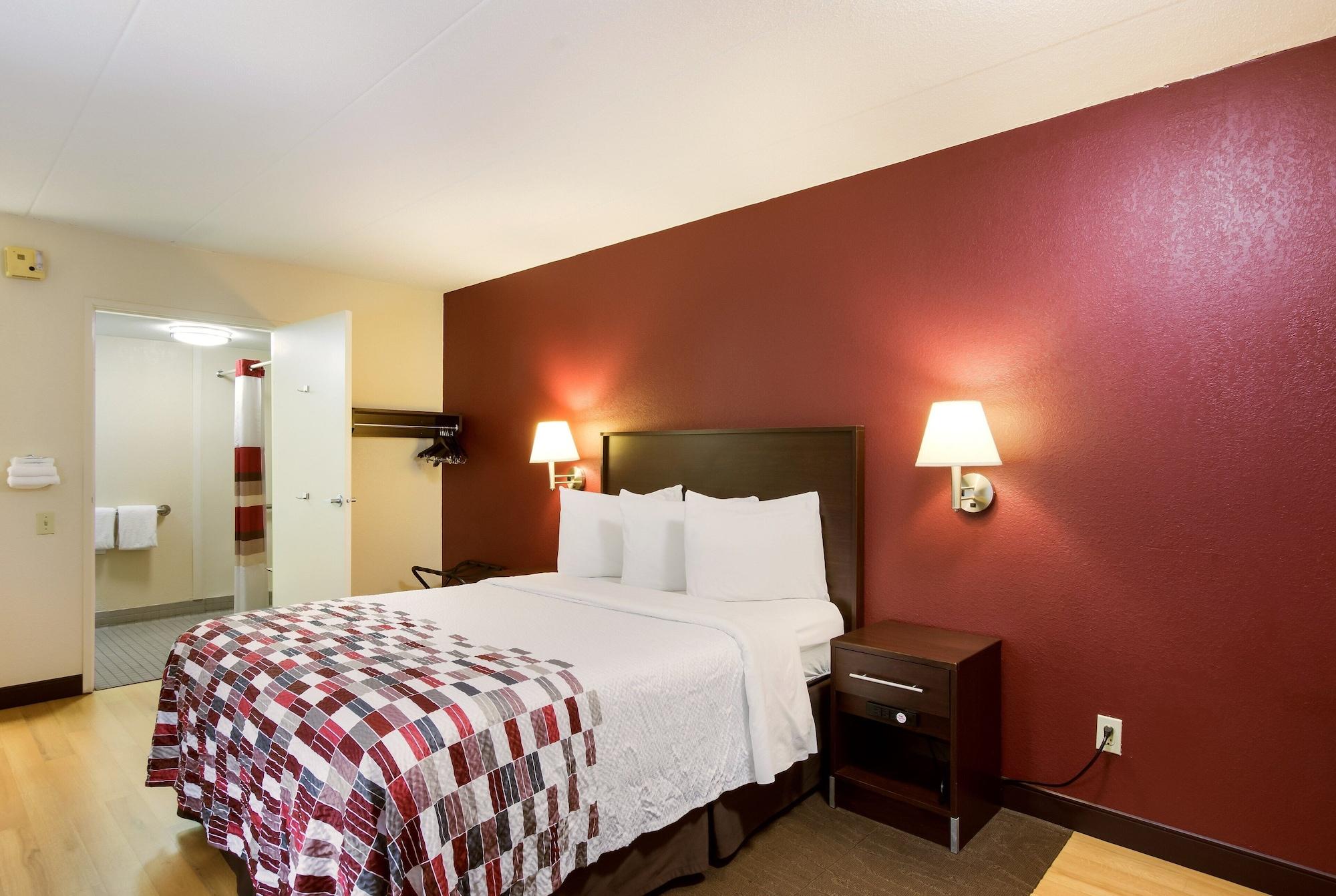 Red Roof Inn Grand Rapids Airport Cascade Exterior foto