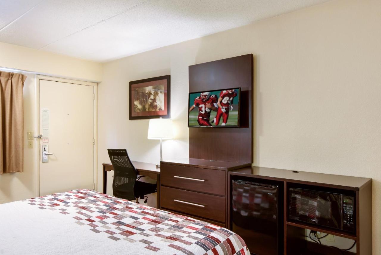Red Roof Inn Grand Rapids Airport Cascade Exterior foto